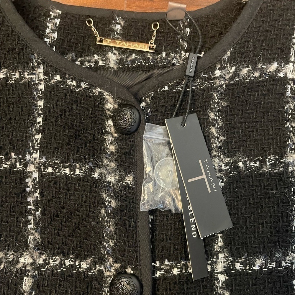 NWT T Tahari Wool Blend Jacket Size 4 - Picture 2 of 6